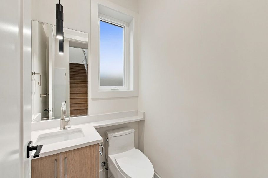 2 3018 E 19th Avenue Vancouver, BC - 14