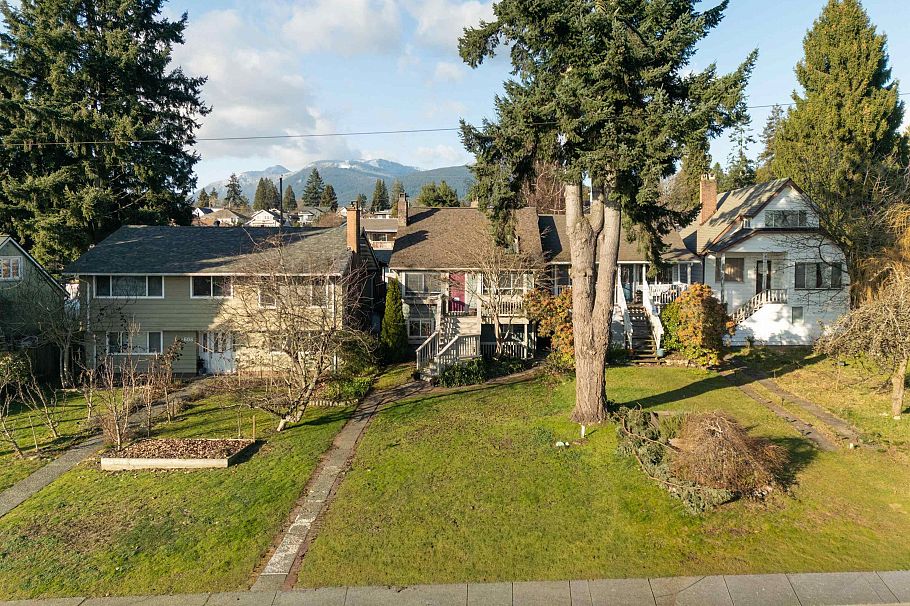 612 E 4th Street North Vancouver, BC - 37