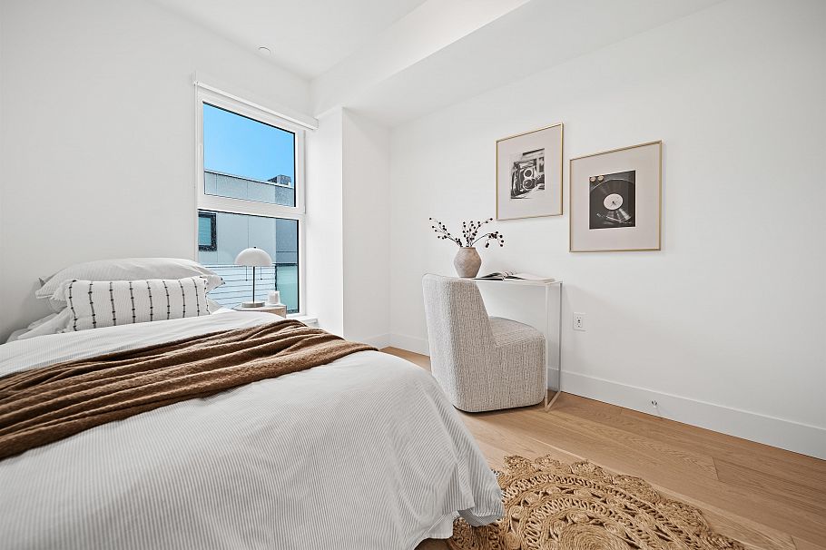 140 W Woodstock Avenue Vancouver, BC - 15