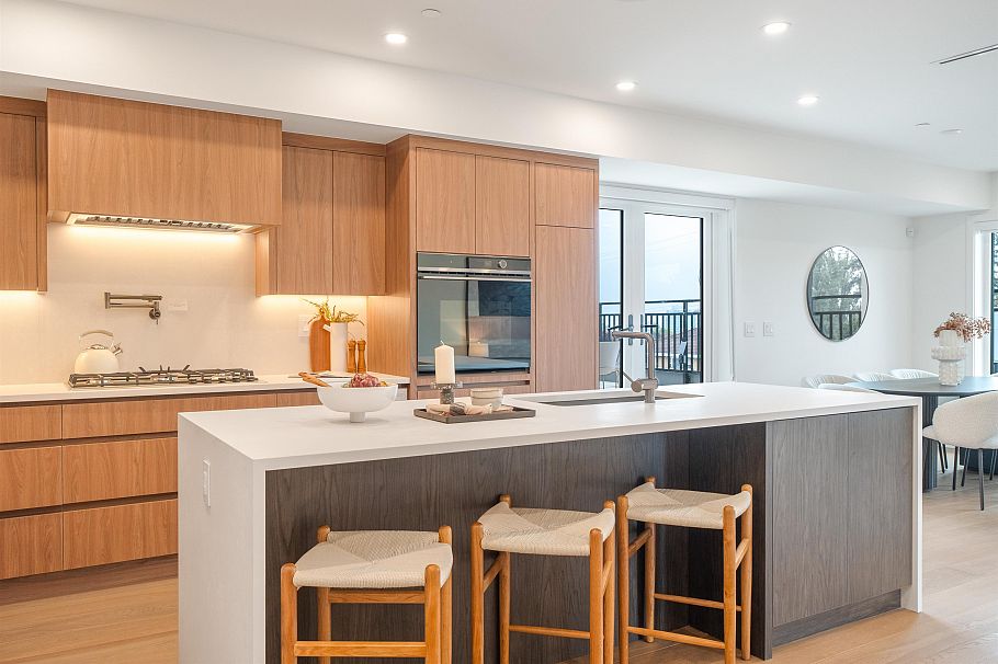 3 950 W 57th Avenue Vancouver, BC - 2