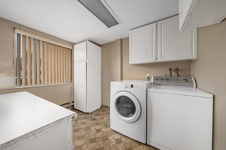 3115 E 49 Avenue Vancouver, BC - 30