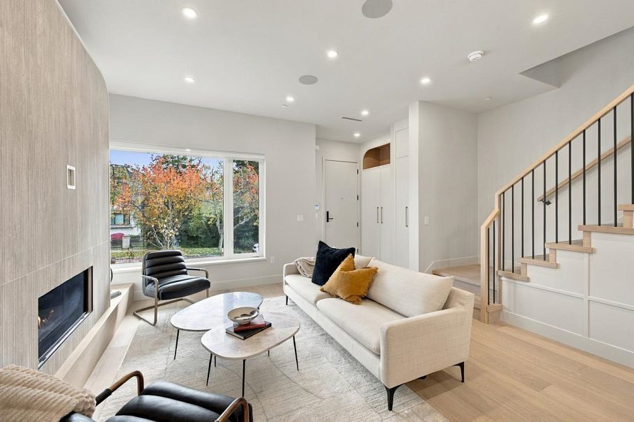 3547 W 38th Avenue Vancouver, BC - 4