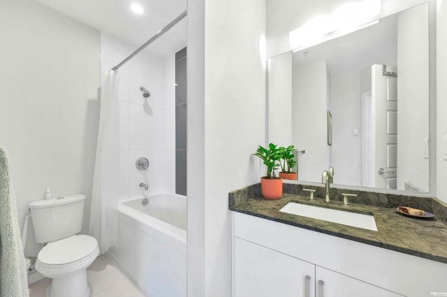 881 Salsbury Drive Vancouver, BC - 14