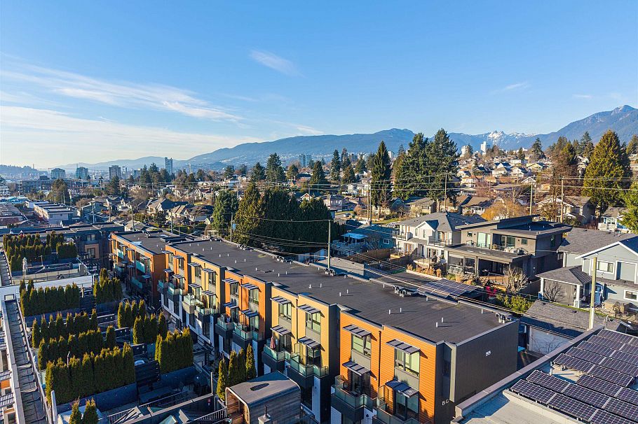 28 720 E 3rd Street North Vancouver, BC - 28