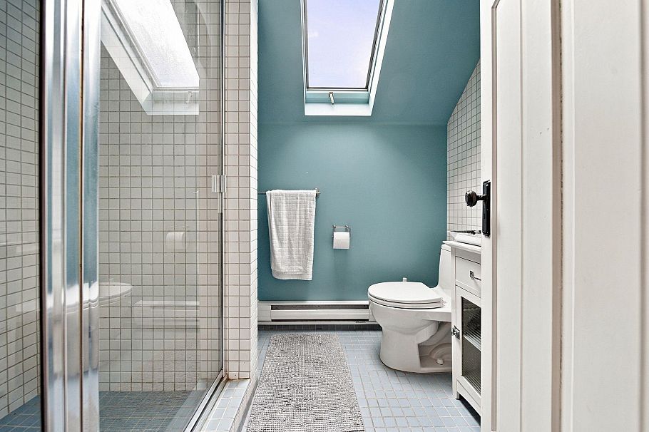 2071 W 44th Avenue Vancouver, BC - 26