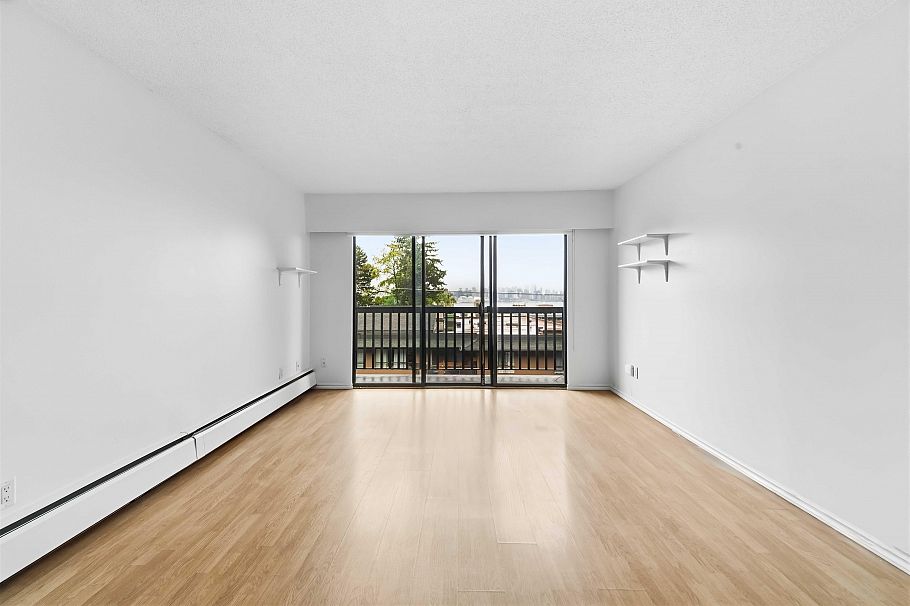 302 211 W 3rd Street North Vancouver, BC - 4