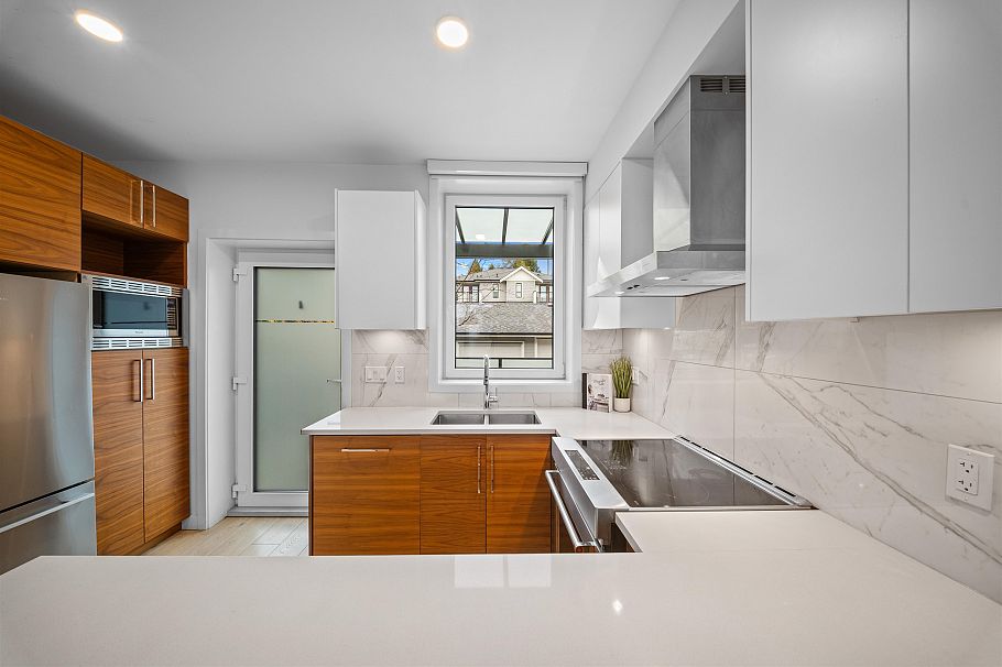28 720 E 3rd Street North Vancouver, BC - 10