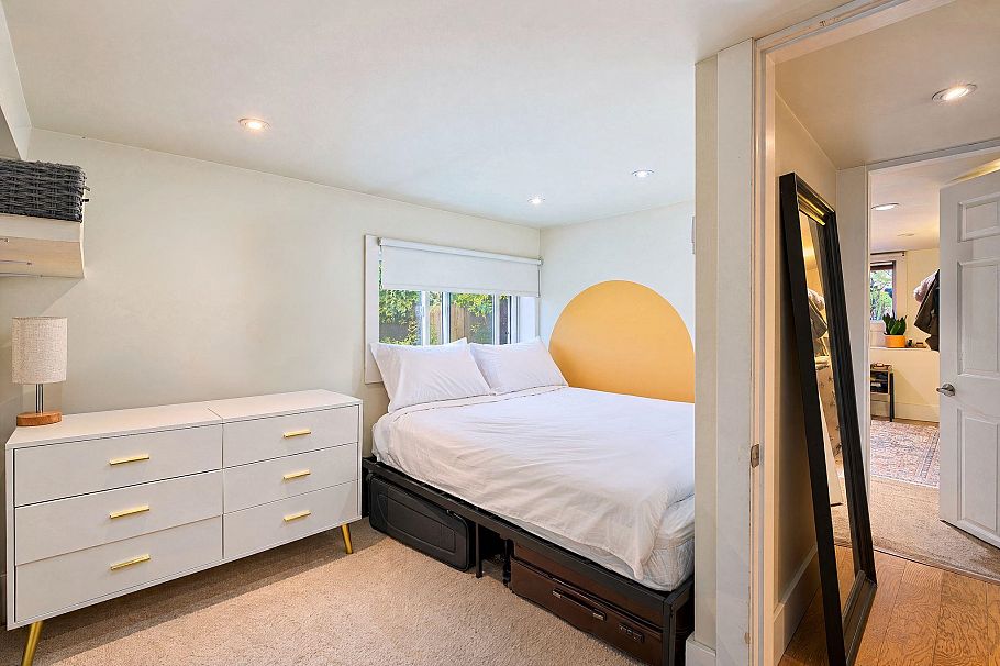 1701 Semlin Drive Vancouver, BC - 31