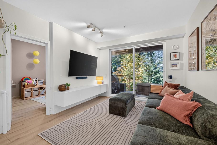 402 733 W 3rd Street North Vancouver, BC - 9