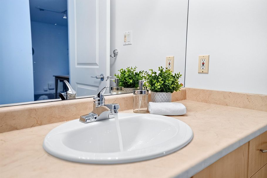 1001 3588 Crowley Drive Vancouver, BC - 22