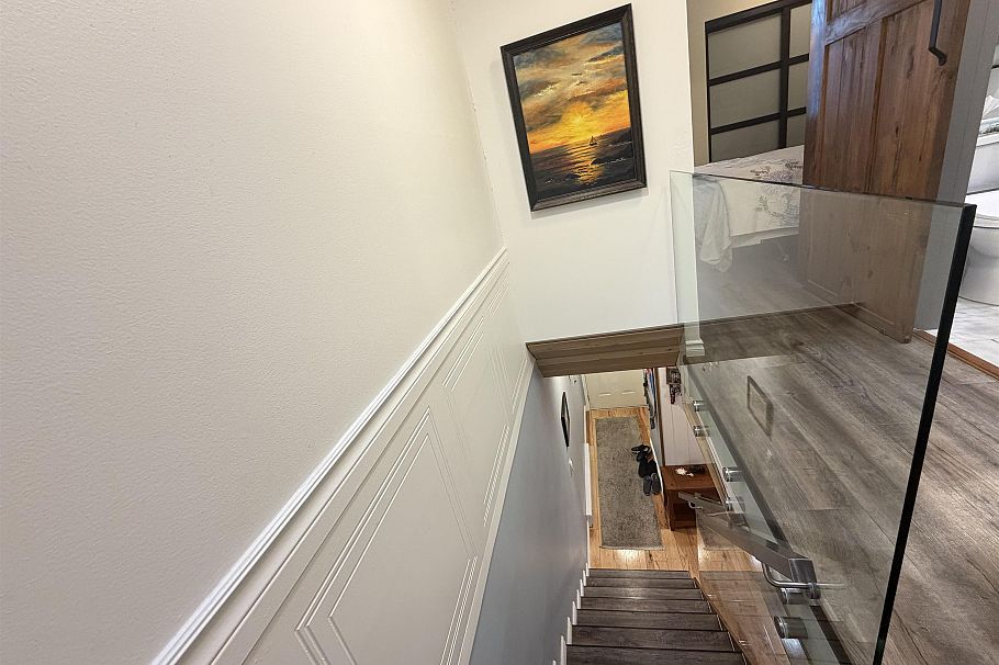 C 733 W 16th Avenue Vancouver, BC - 36