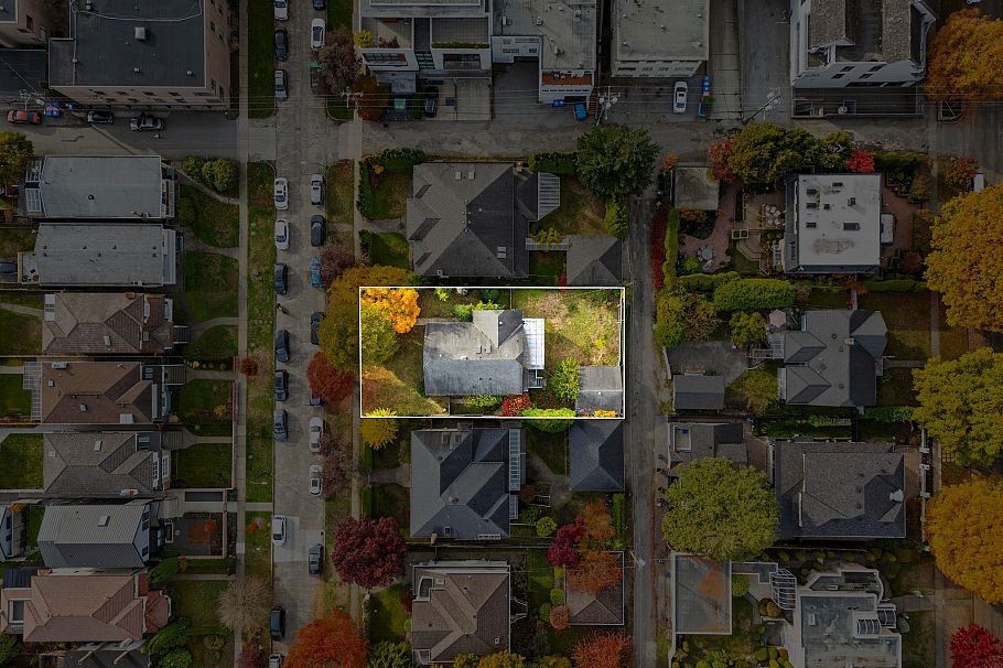 2071 W 44th Avenue Vancouver, BC - 34