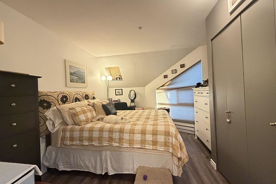 C 733 W 16th Avenue Vancouver, BC - 32