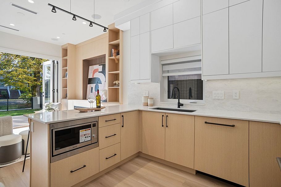 1 2897 E 45th Avenue Vancouver, BC - 10