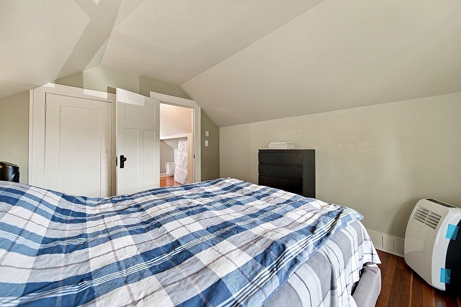 2071 W 44th Avenue Vancouver, BC - 21