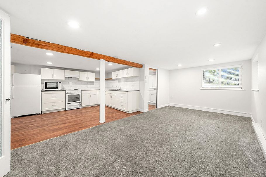 612 E 4th Street North Vancouver, BC - 25