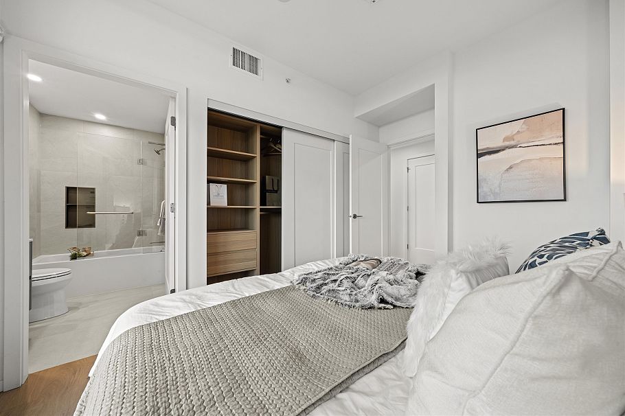 104 8486 Oak Street Vancouver, BC - 3