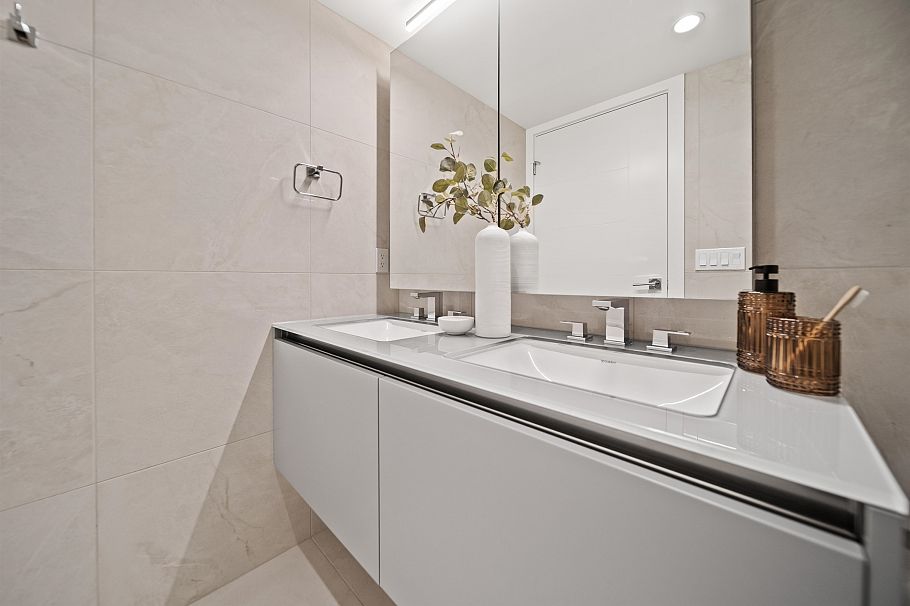 140 W Woodstock Avenue Vancouver, BC - 18