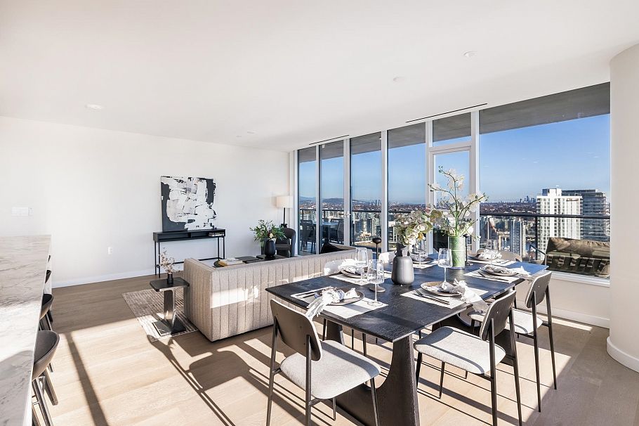 3703 1335 Howe Street Vancouver, BC - 4