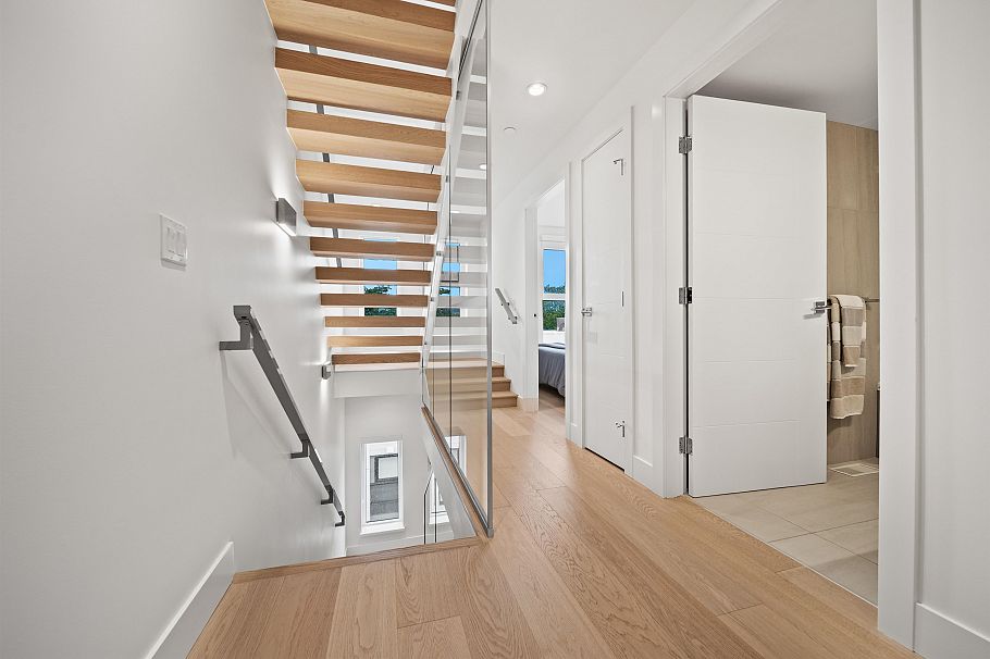 140 W Woodstock Avenue Vancouver, BC - 19