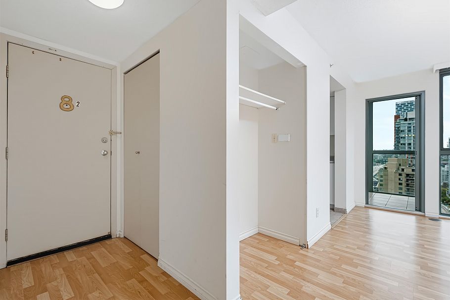 2401 1188 Howe Street Vancouver, BC - 25