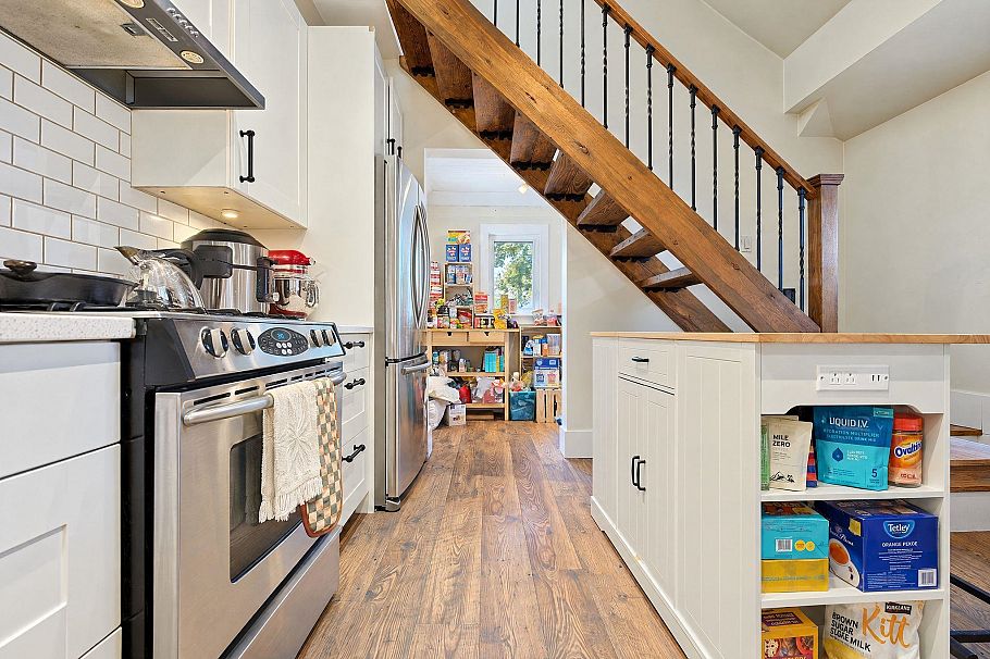 1701 Semlin Drive Vancouver, BC - 11