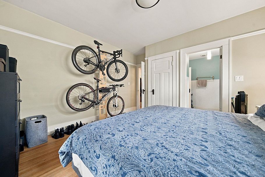 2071 W 44th Avenue Vancouver, BC - 16