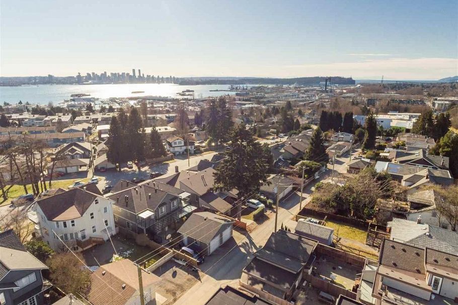 416 W 6th Street North Vancouver, BC - 23