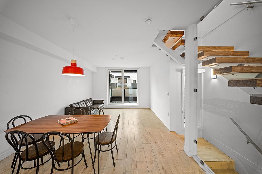 28 720 E 3rd Street North Vancouver, BC - 4