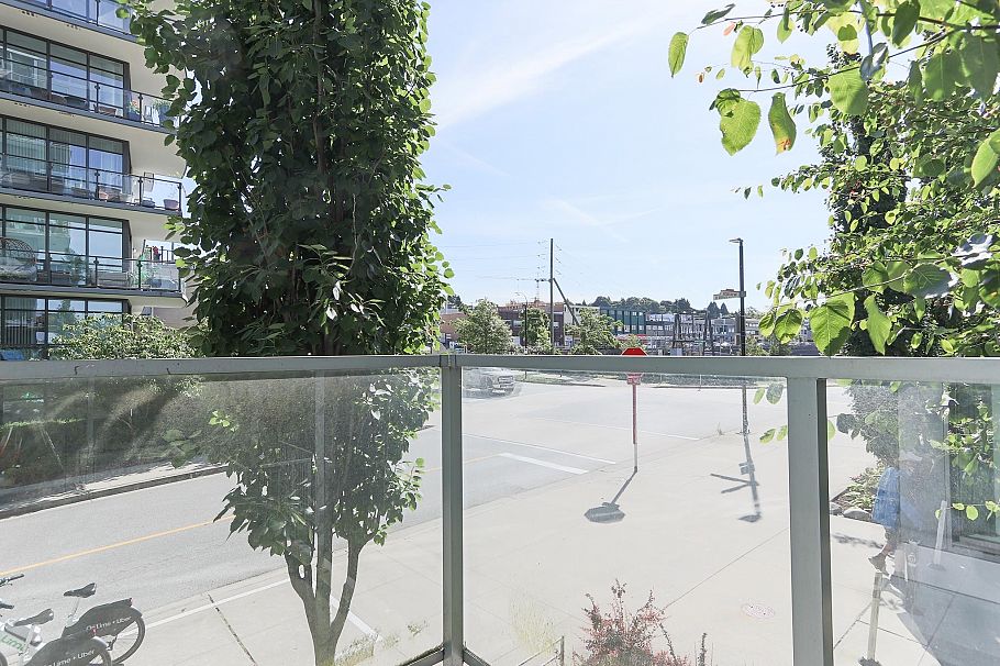 211 185 VICTORY SHIP WAY, North Vancouver BC V7L 0B2 North Vancouver, BC - 17