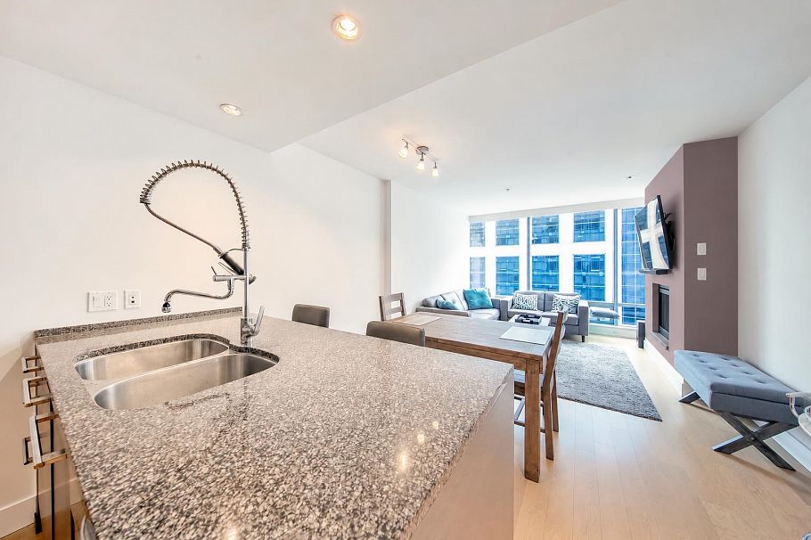 2504 1111 ALBERNI STREET, Vancouver BC V6E 4V2 Vancouver, BC - 2