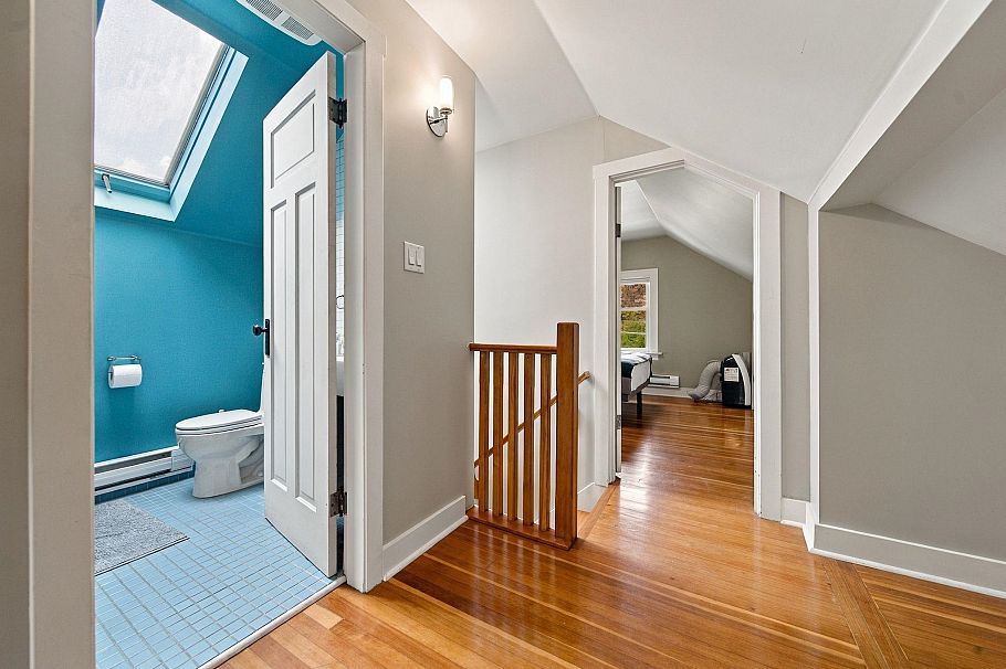 2071 W 44th Avenue Vancouver, BC - 24