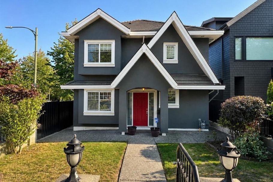 2388 E 5th Avenue Vancouver, BC - 1