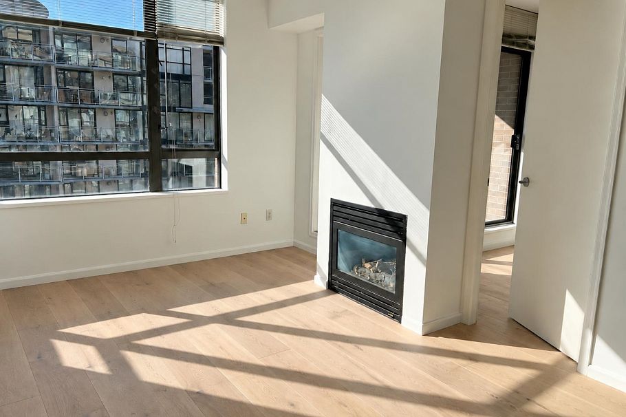 1004 170 W 1st Street North Vancouver, BC - 11