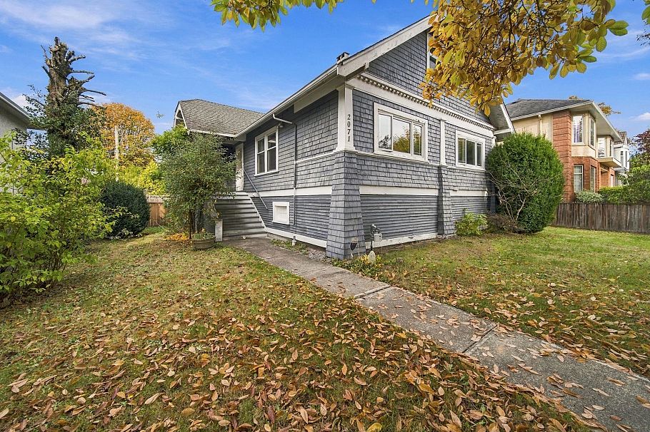 2071 W 44th Avenue Vancouver, BC - 33