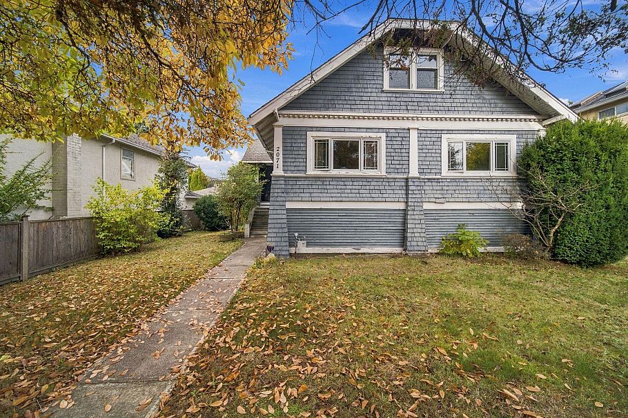 2071 W 44th Avenue Vancouver, BC - 29