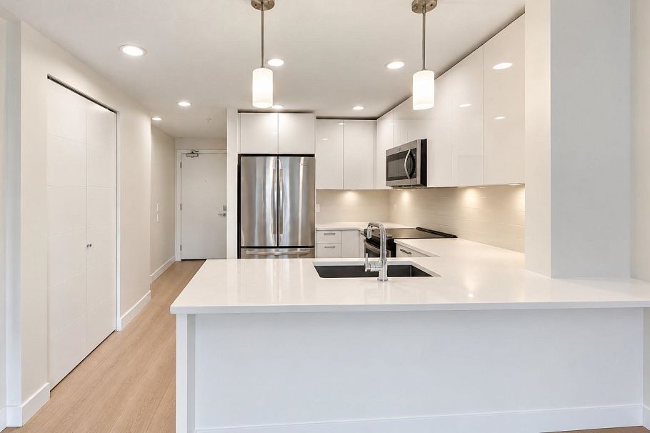 307 719 W 3rd Street North Vancouver, BC - 9