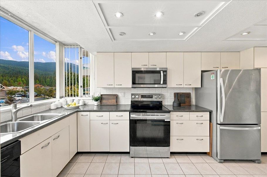 402 995 Roche Point Drive North Vancouver, BC - 14