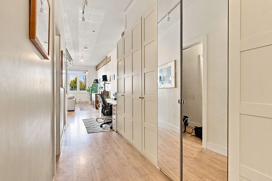 202 2556 E Hastings Street Vancouver, BC - 7