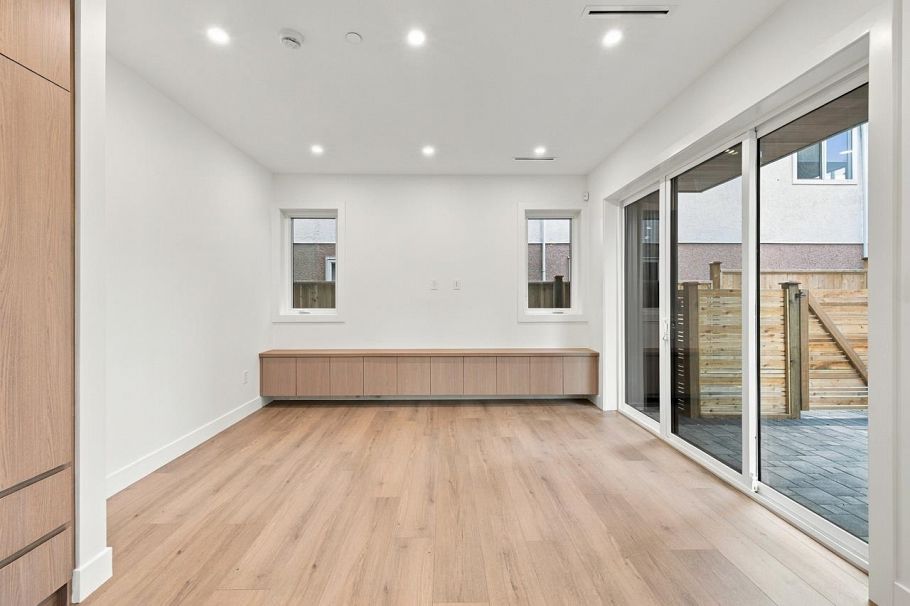 2 3018 E 19th Avenue Vancouver, BC - 6