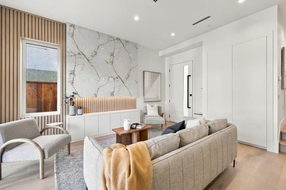 2 841 E 39th Avenue Vancouver, BC - 4