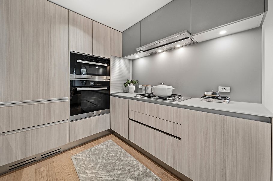 140 W Woodstock Avenue Vancouver, BC - 3