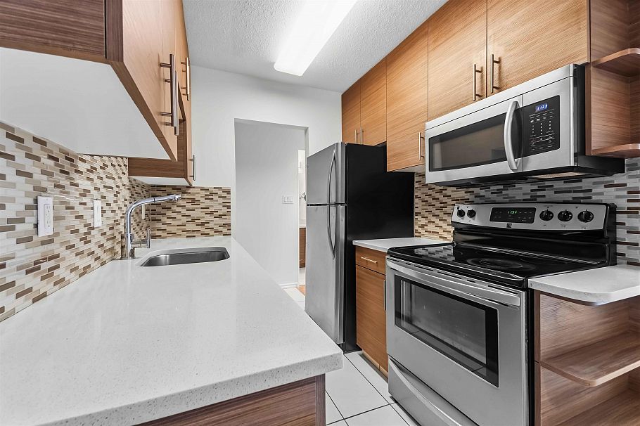 302 211 W 3rd Street North Vancouver, BC - 8