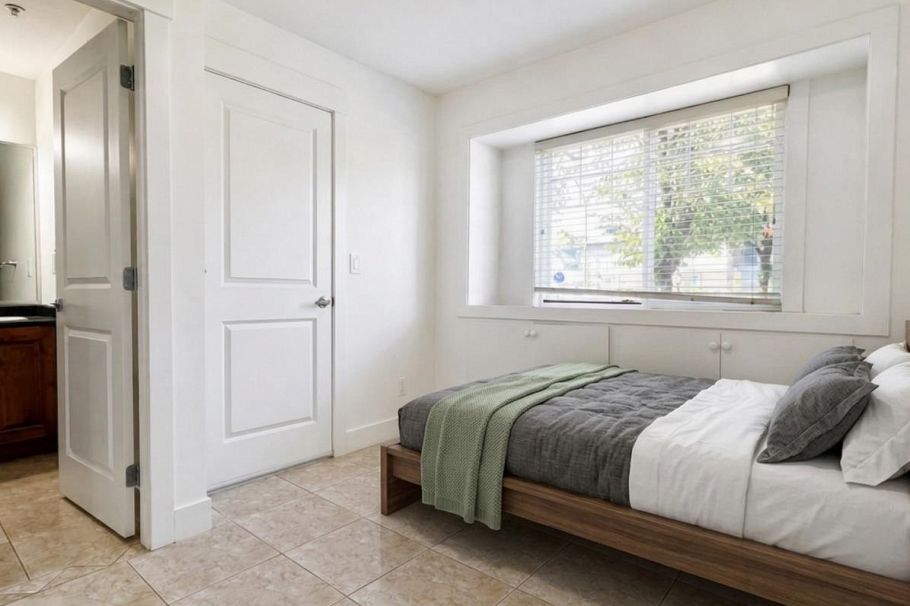 2388 E 5th Avenue Vancouver, BC - 16