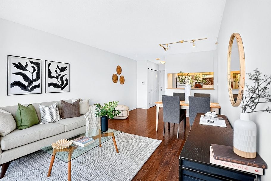 1001 3588 Crowley Drive Vancouver, BC - 4