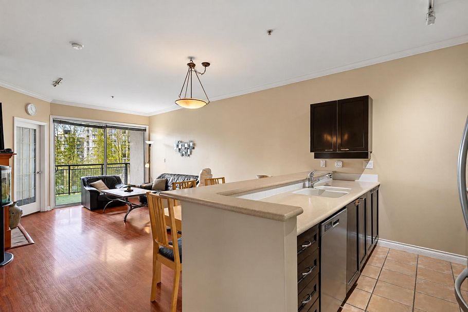 302 131 W 3rd Street North Vancouver, BC - 6