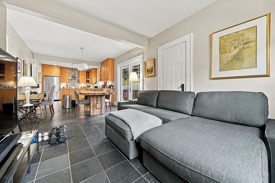 2071 W 44th Avenue Vancouver, BC - 14