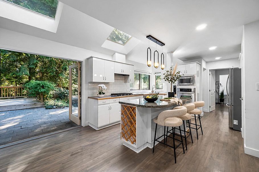 5520 Huckleberry Lane North Vancouver, BC - 9