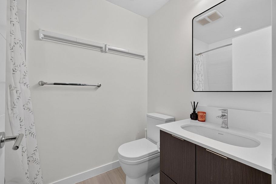 402 733 W 3rd Street North Vancouver, BC - 22