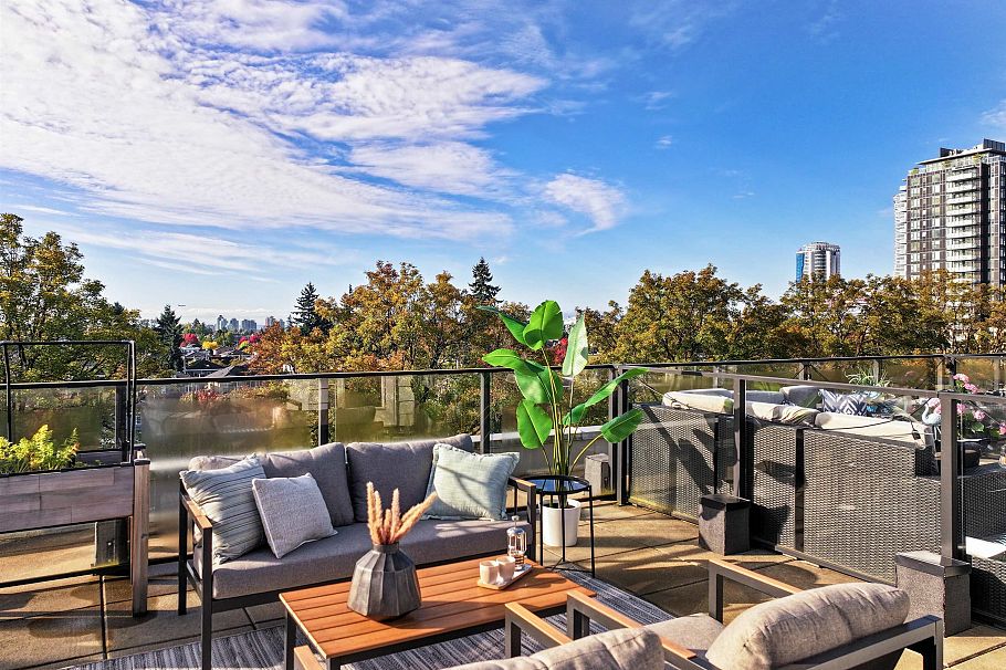 140 W Woodstock Avenue Vancouver, BC - 31